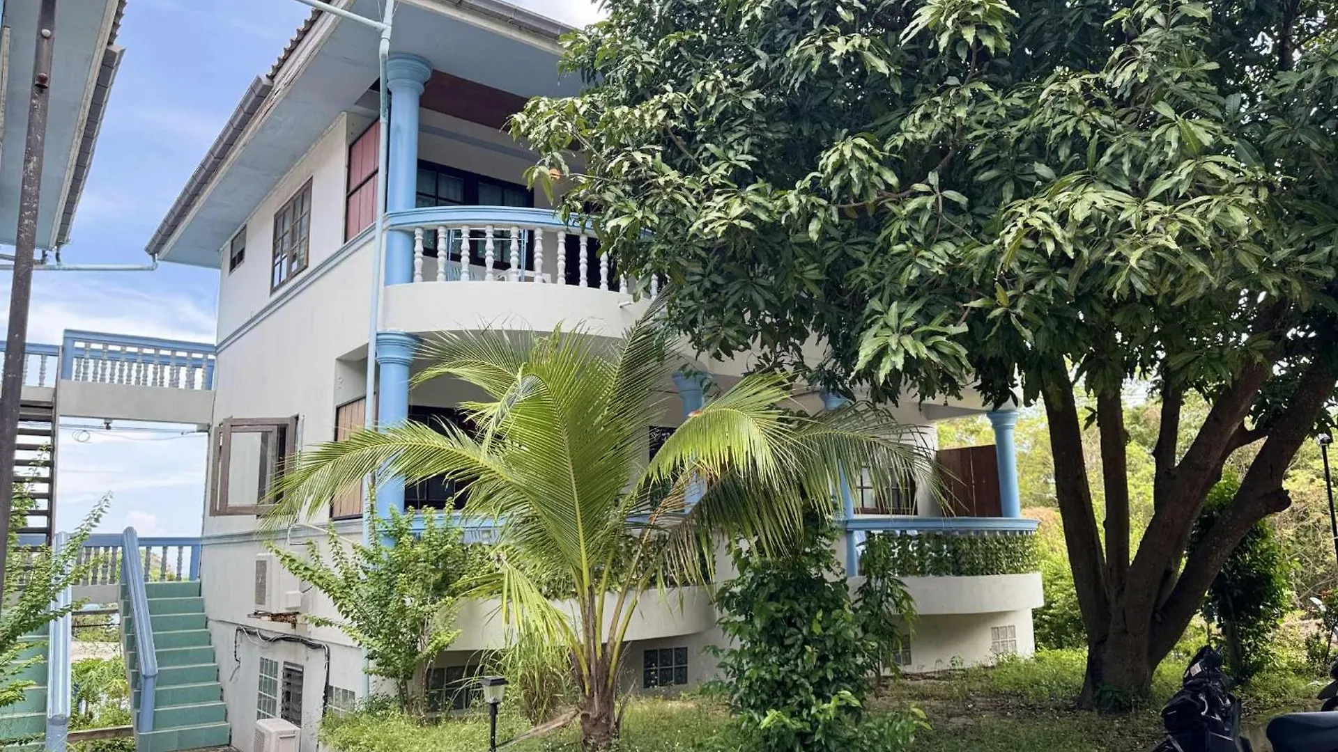 Tommy Resort Ko Tao