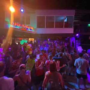 Blanco Bar Hostal Islas Phi Phi